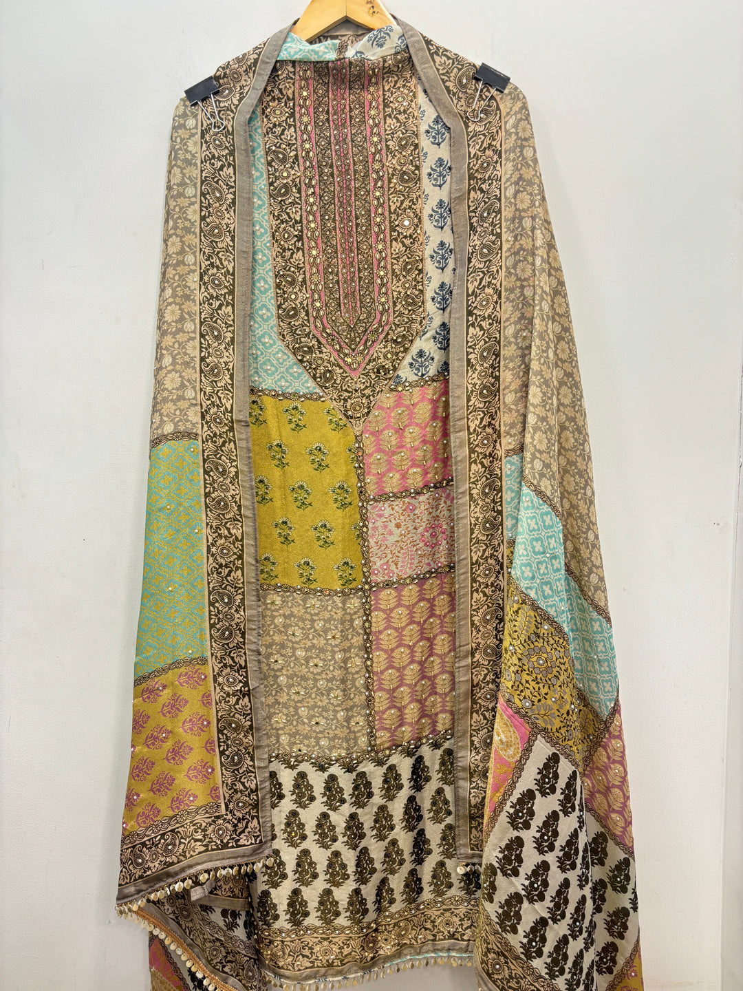 Noor-E-Nazaara – Printed Tissue Shimmer Suit
