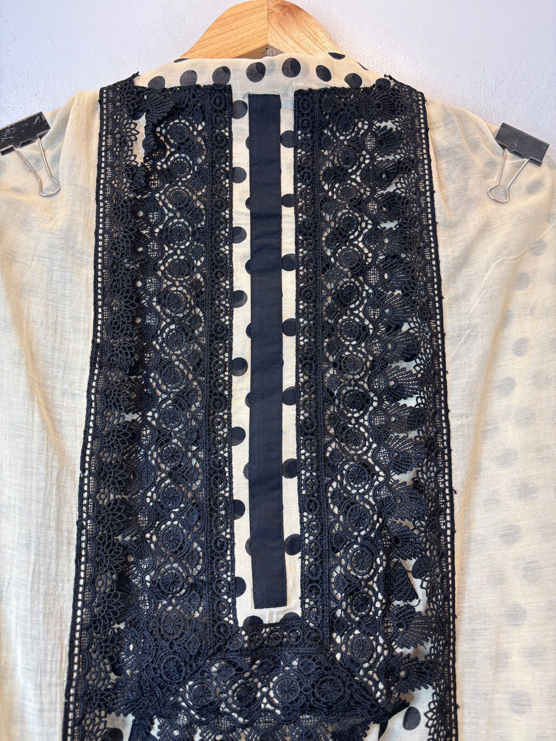 Zivara – Cream Mul Cotton Printed Unstitched Suit