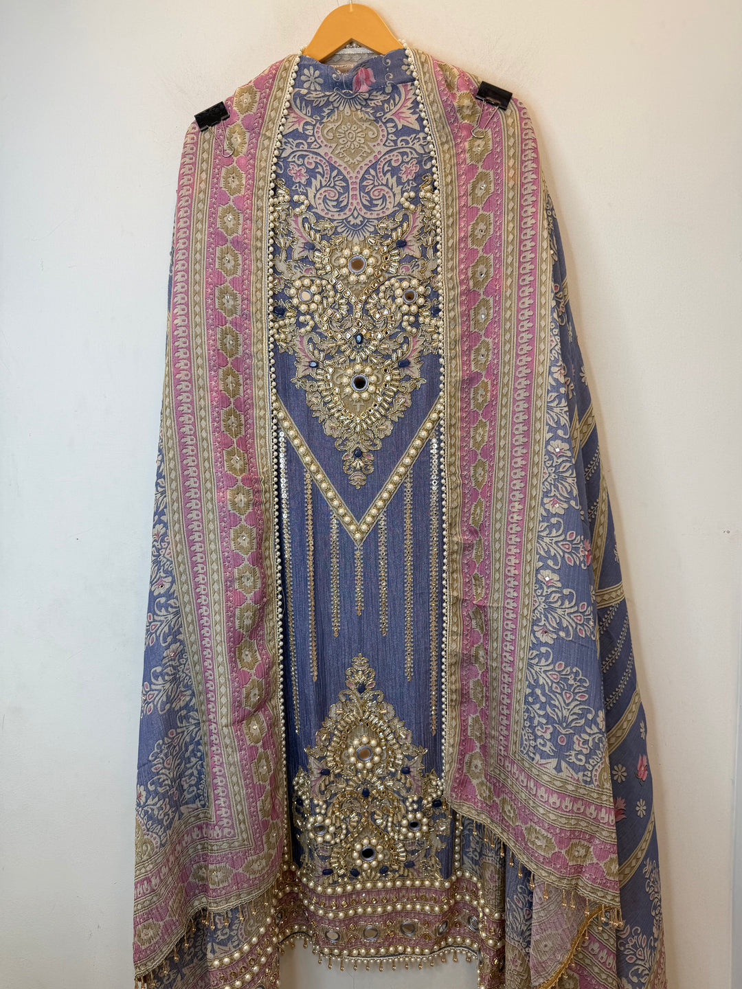 Zarielle – Crushed Tissue Kundan Mirror Suit