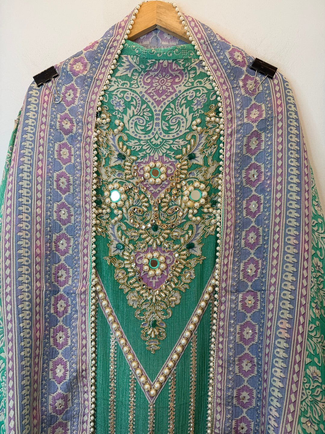 Zarielle – Crushed Tissue Kundan Mirror Suit
