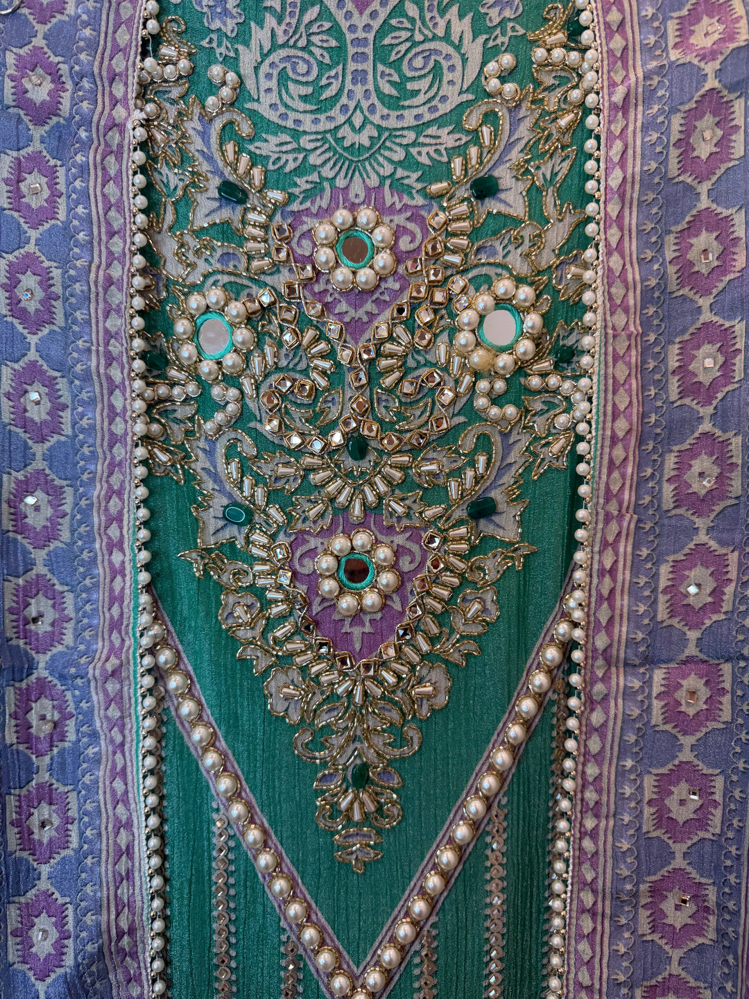 Zarielle – Crushed Tissue Kundan Mirror Suit