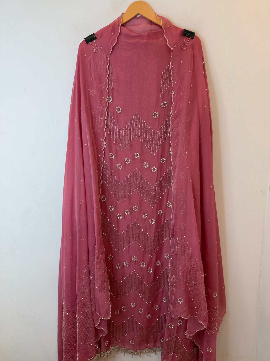 Zarvielle – Pink Tissue Burberry Pearl Handwork Suit