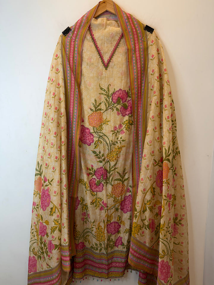 Mehvish – Yellow Mul Cotton Digital Handwork Suit