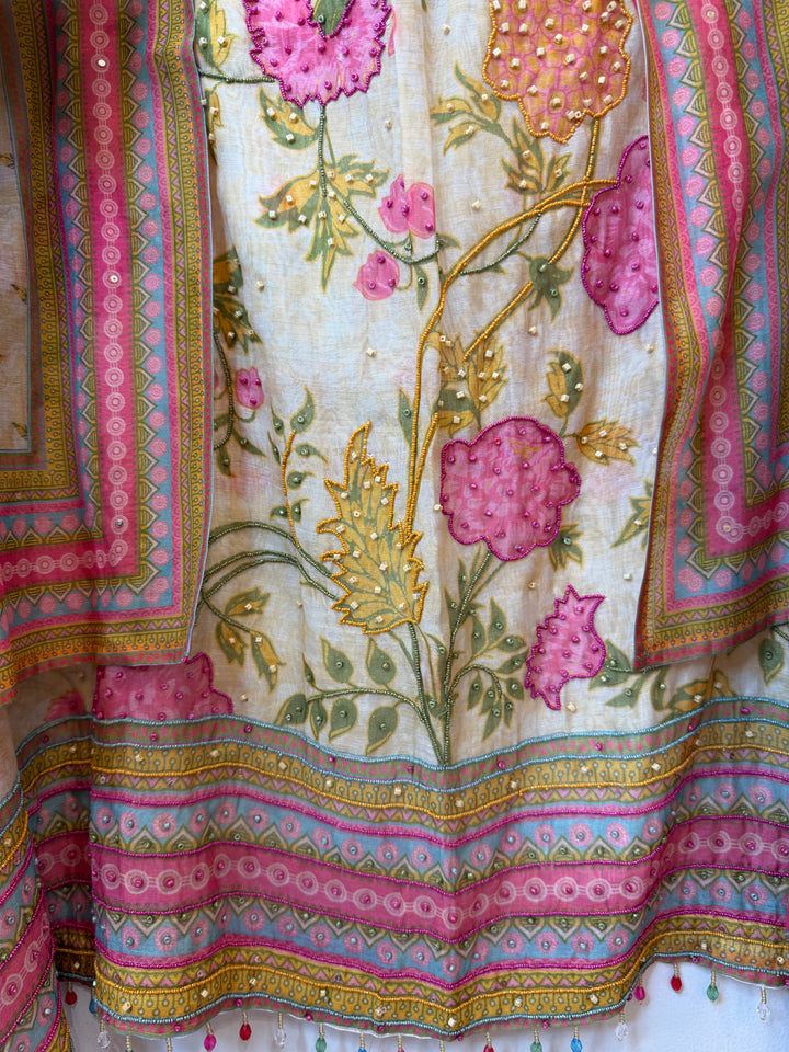 Mehvish – Yellow Mul Cotton Digital Handwork Suit