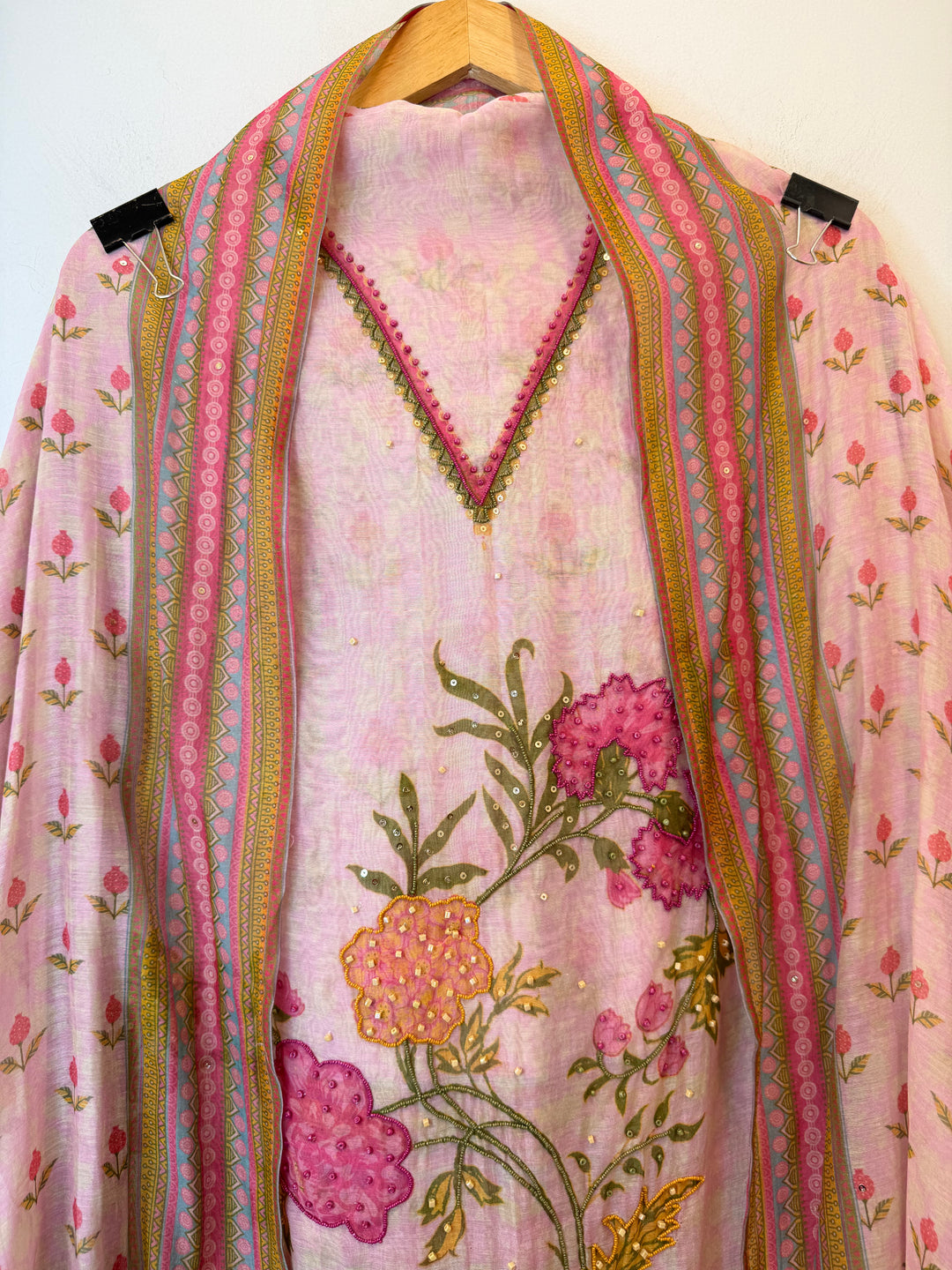 Mehvish – Pink Mul Cotton Digital Handwork Suit