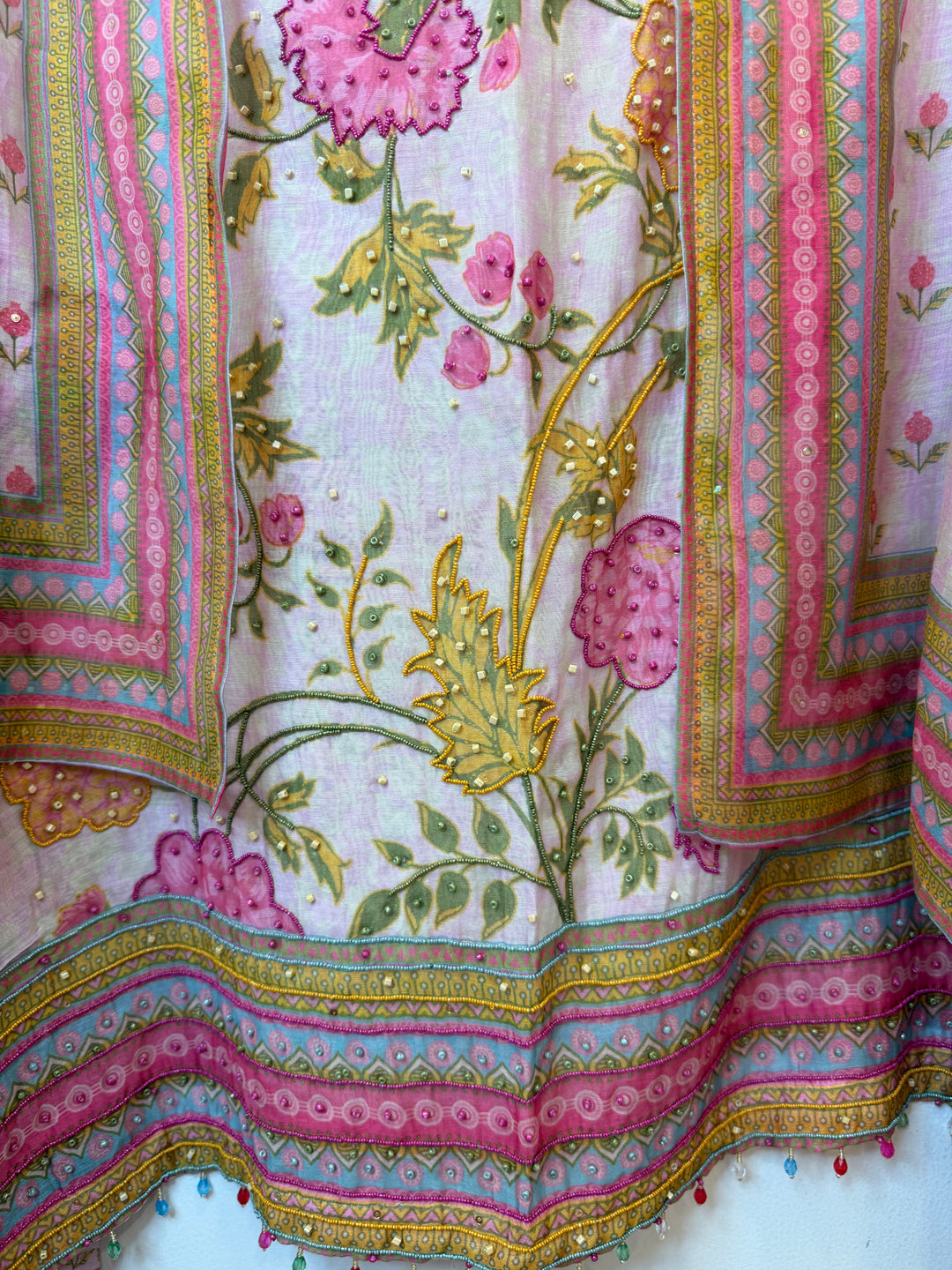Mehvish – Pink Mul Cotton Digital Handwork Suit