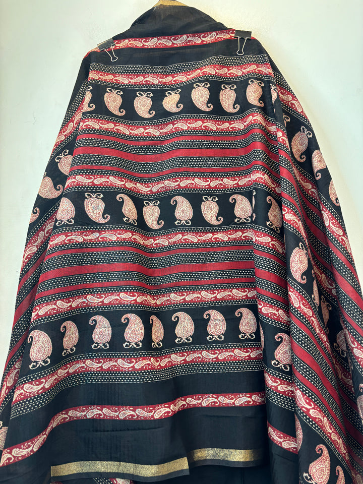 Black Maheshwari Paisley Print Unstitched Suit