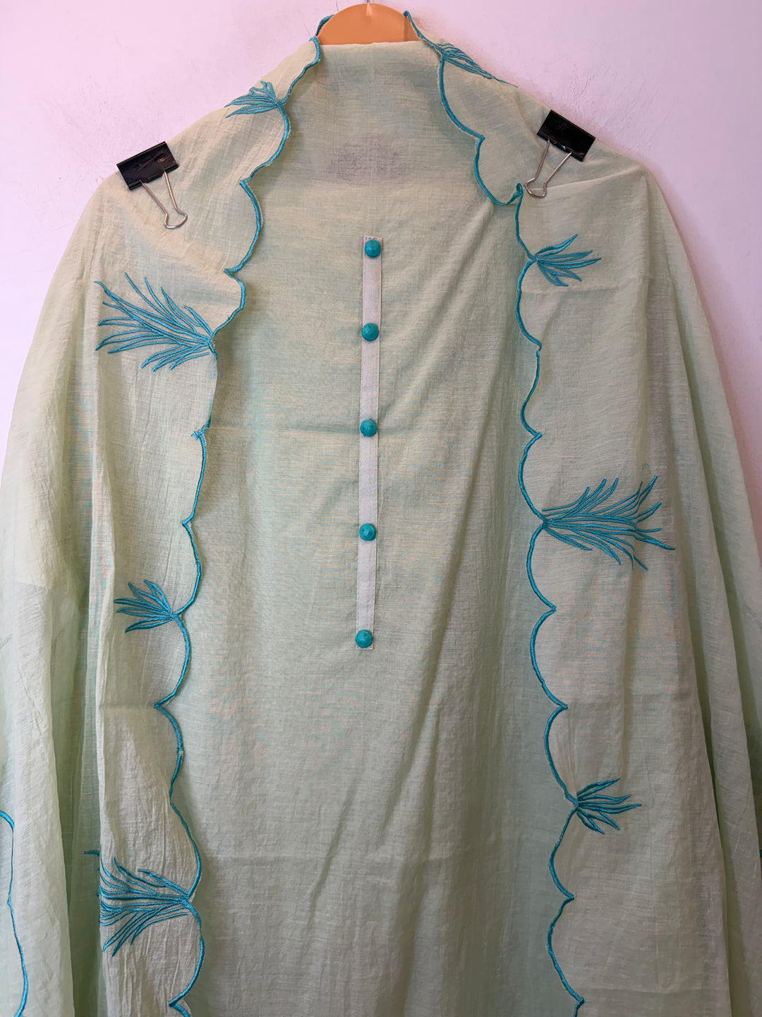 Zariyaana – Green Mul Cotton Cutwork Suit