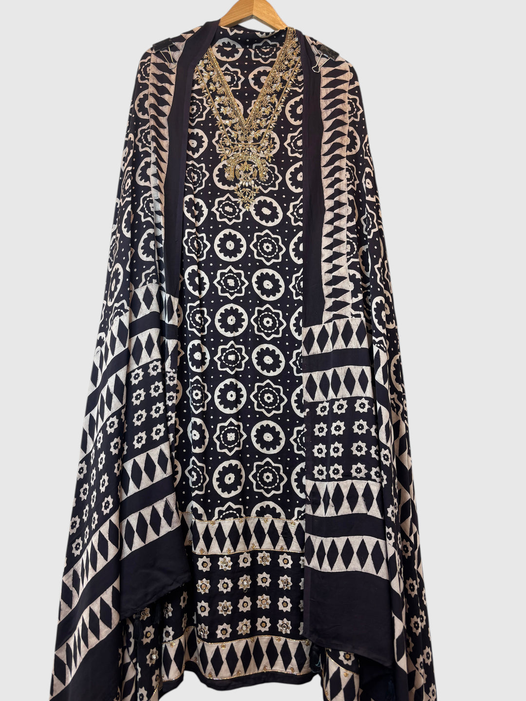 Aariz – Black Modal Ajrakh Handblock Suit