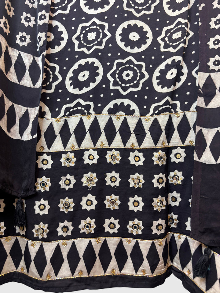 Aariz – Black Modal Ajrakh Handblock Suit