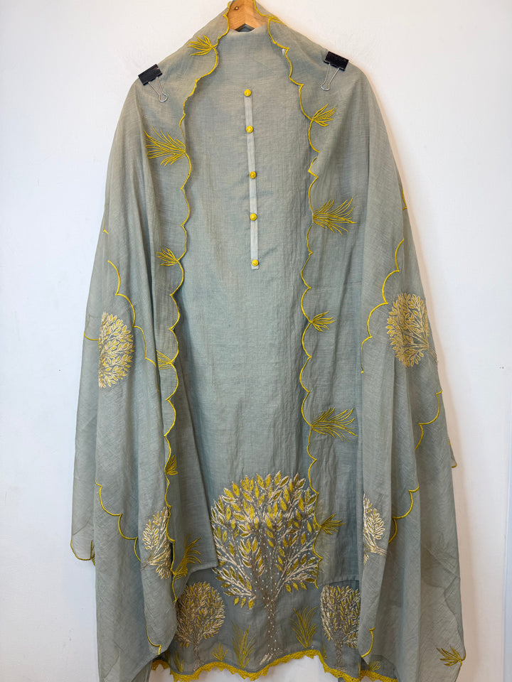 Zariyaana – Grey Mul Cotton Cutwork Suit