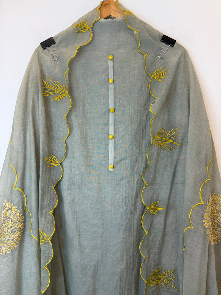 Zariyaana – Grey Mul Cotton Cutwork Suit