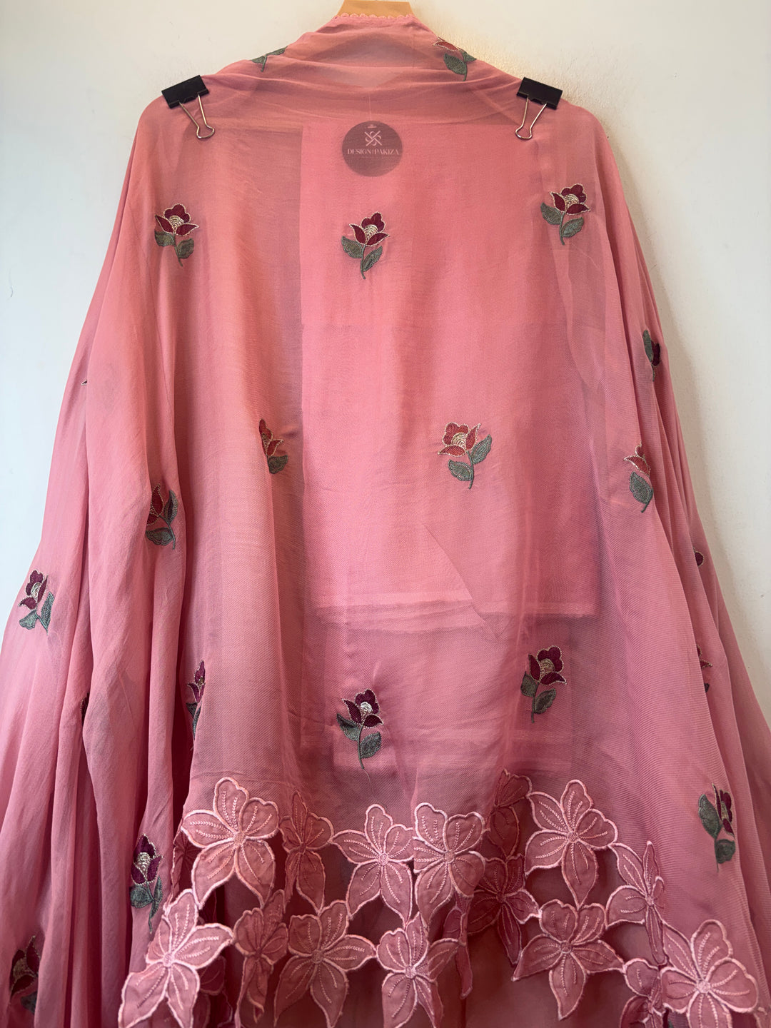 Zariya – Peach Pink Twill Organza Floral Suit