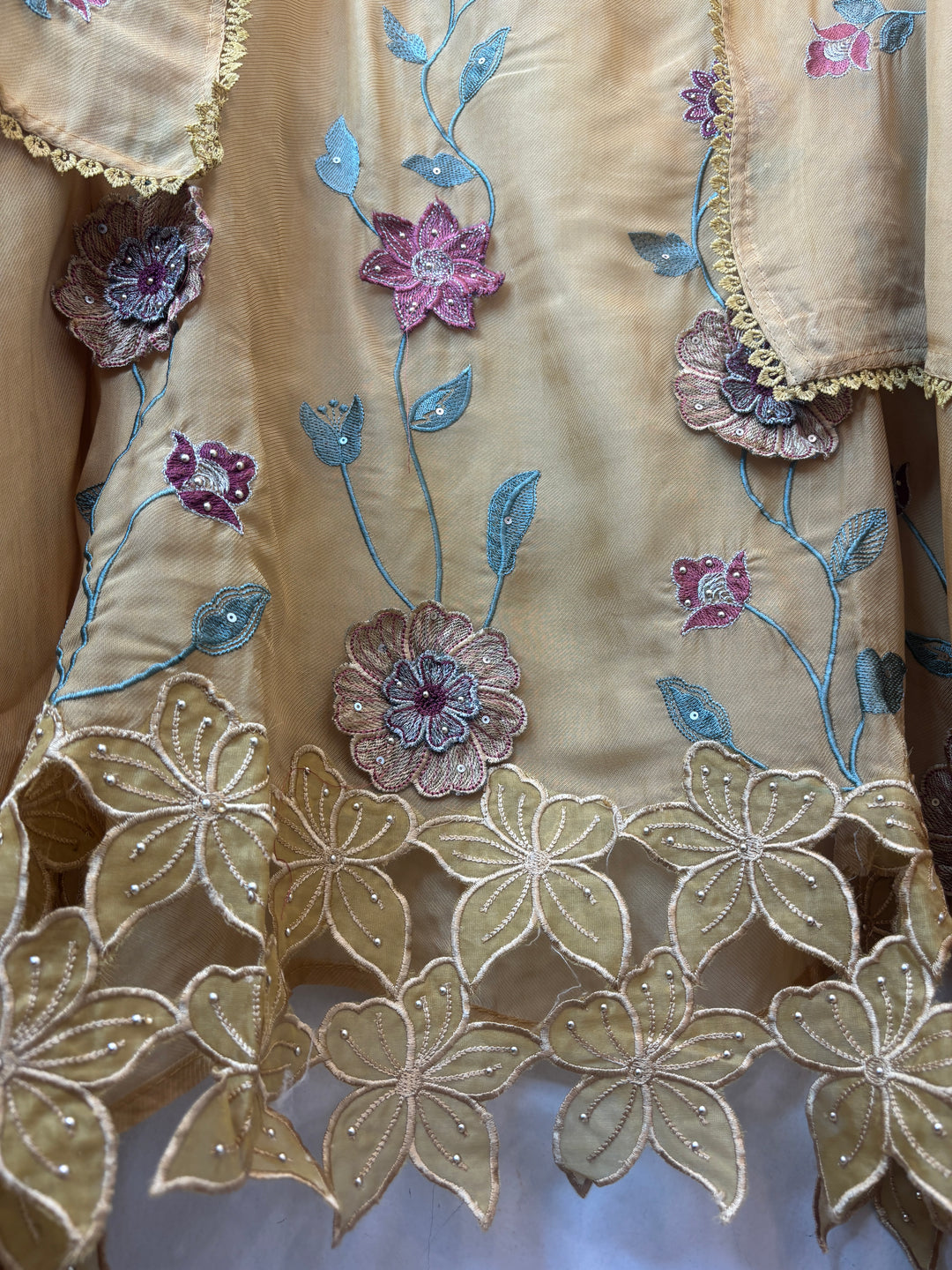 Zariya – Mustard Yellow Twill Organza Floral Suit