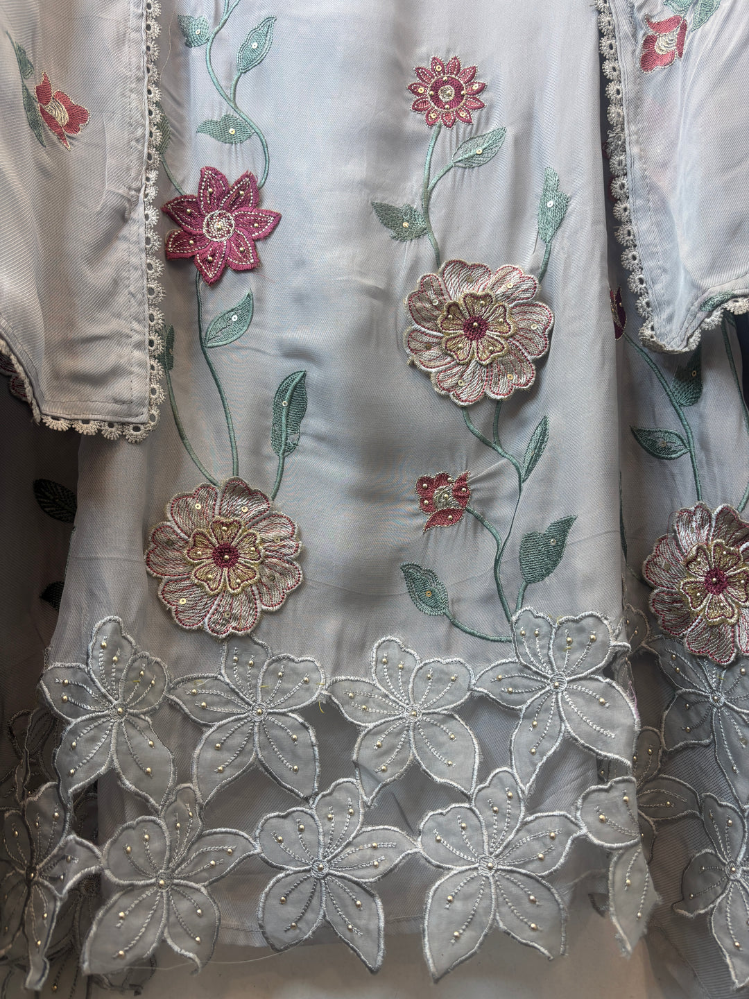 Zariya – Grey Twill Organza Floral Suit