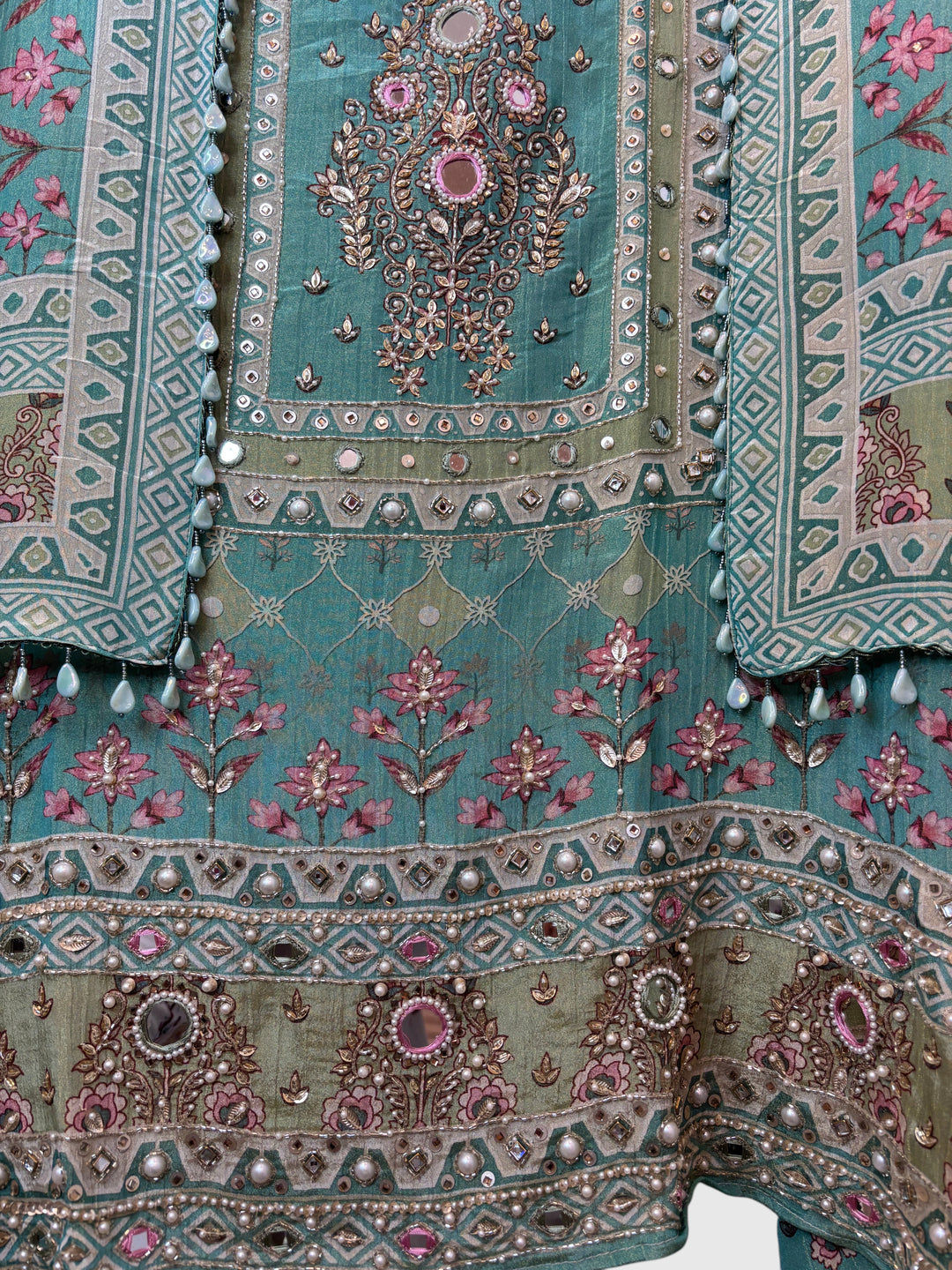 Zareva – Green Crushed Tissue Pearl Handwork Suit