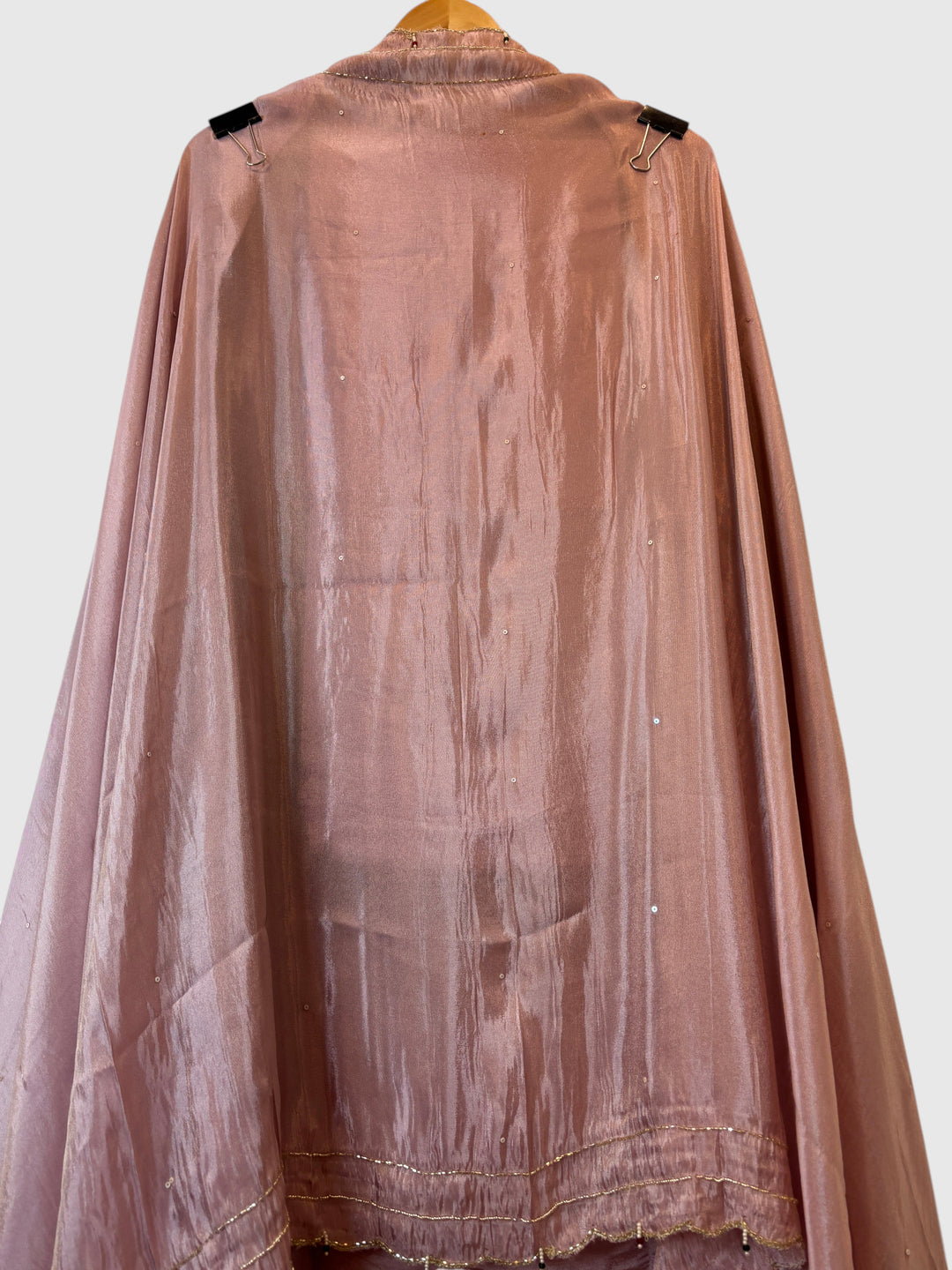 Noor-e-Zar – Dusty Rose Pink Tissue Handcrafted Suit