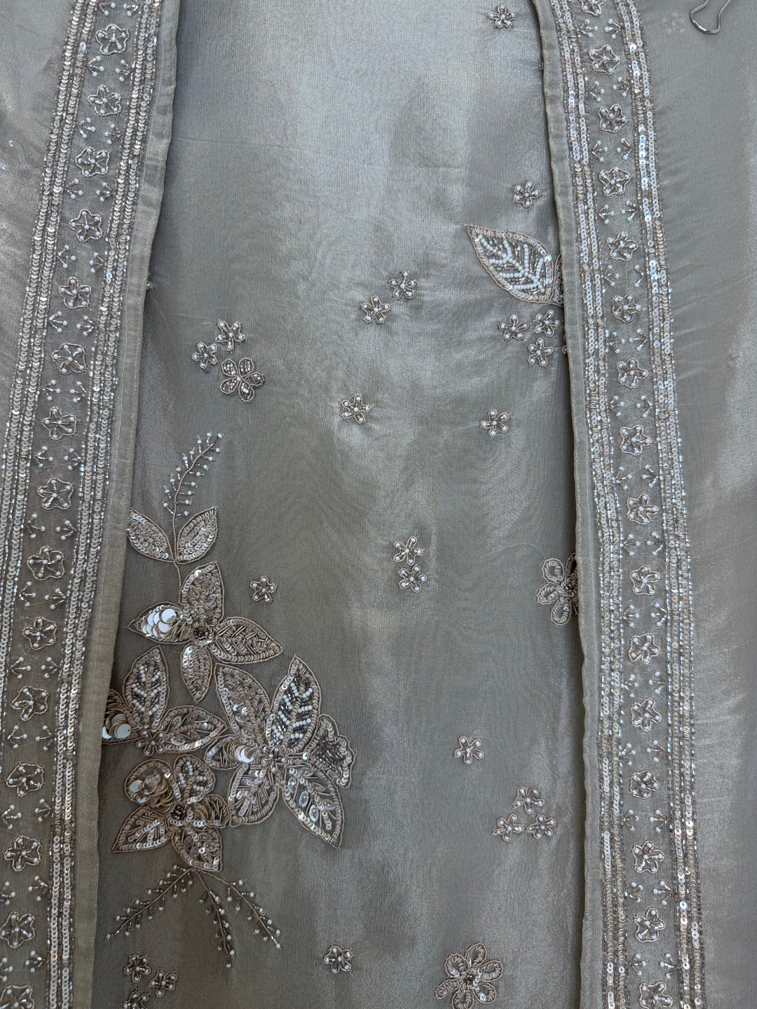 Zareena – Tissue Dabka Pearl Handwork Suit