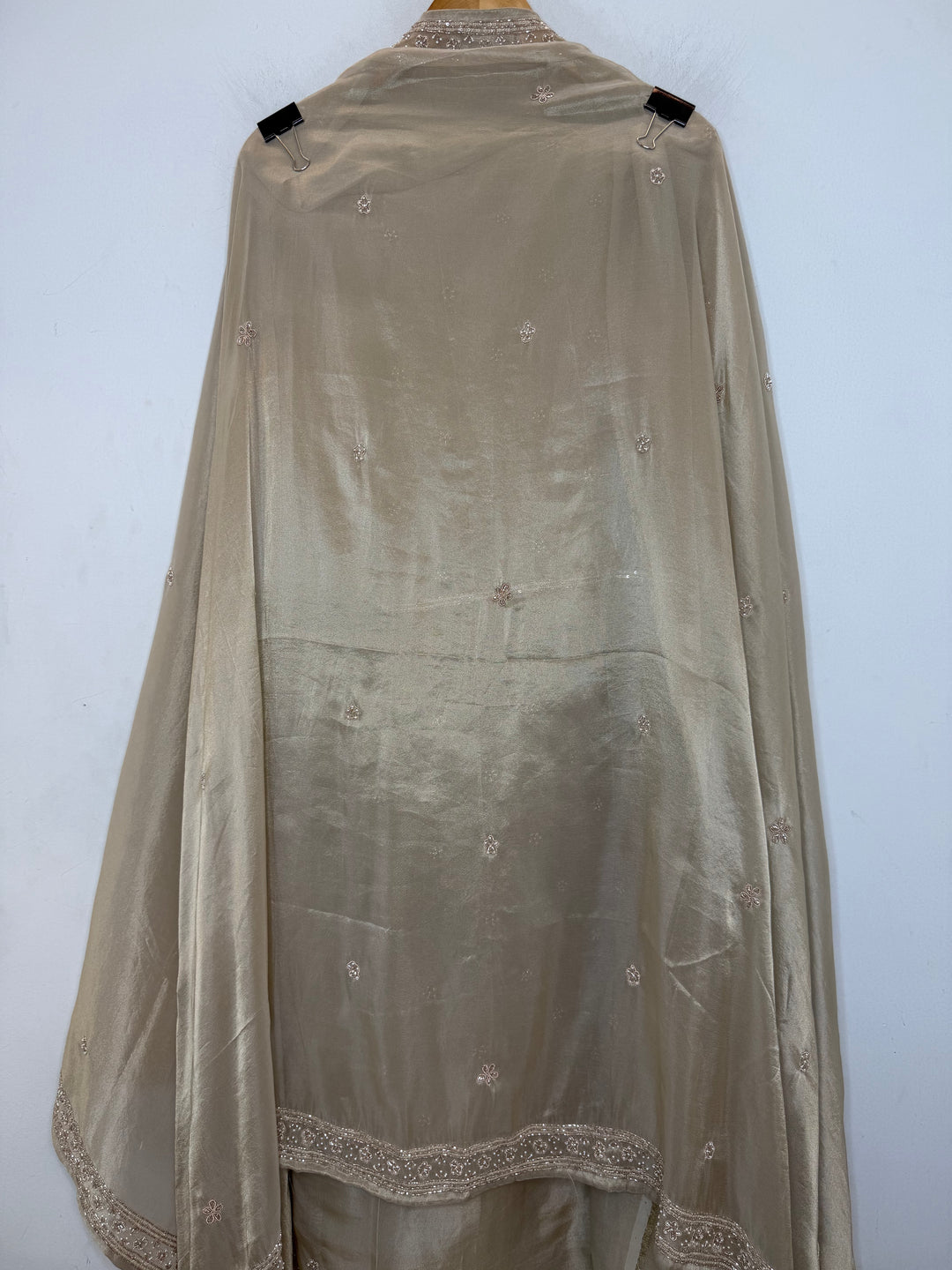 Zareena – Tissue Dabka Pearl Handwork Suit
