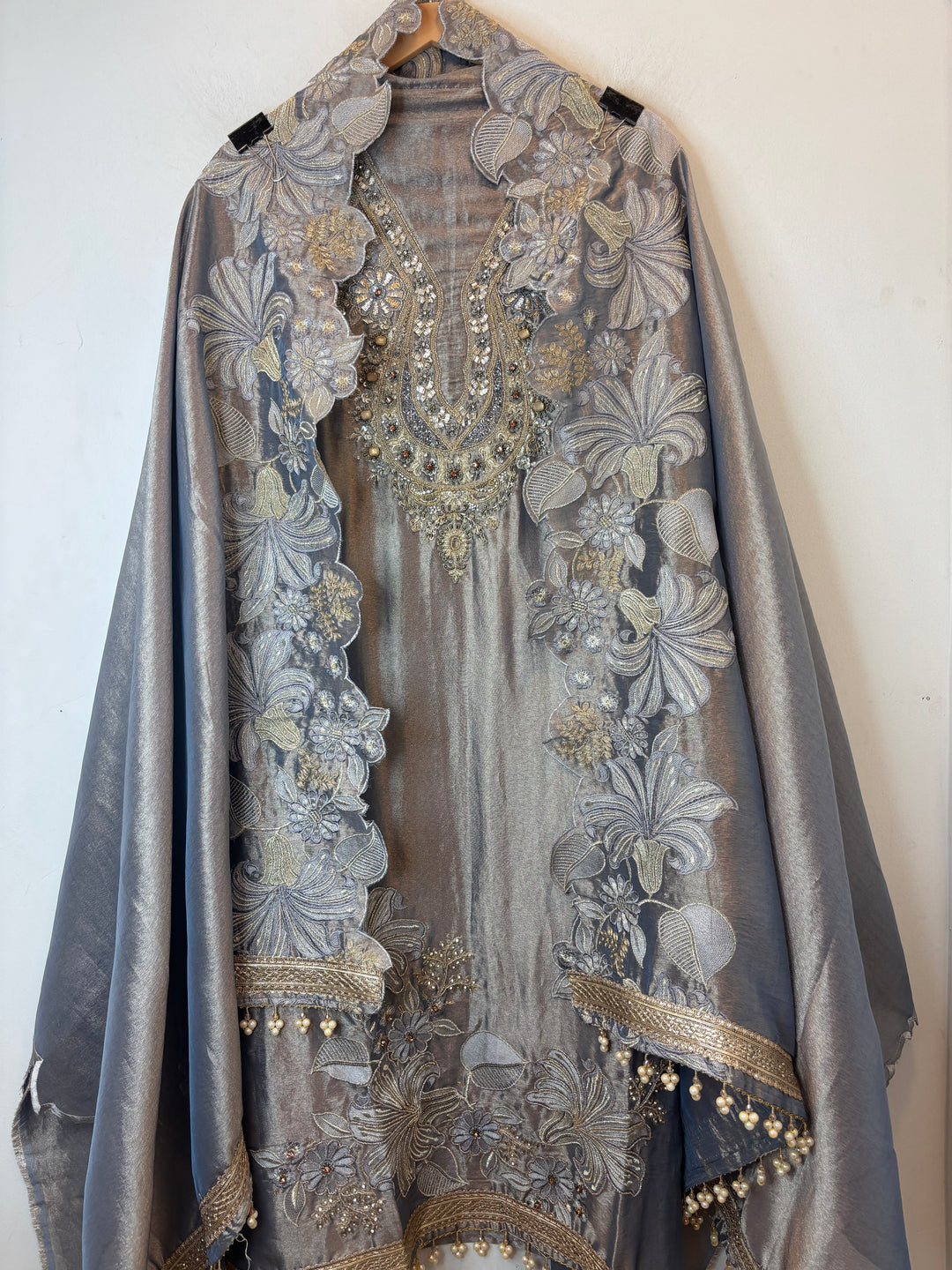 Zareen – Tissue Zari Embroidered Handwork Suit DBPU01