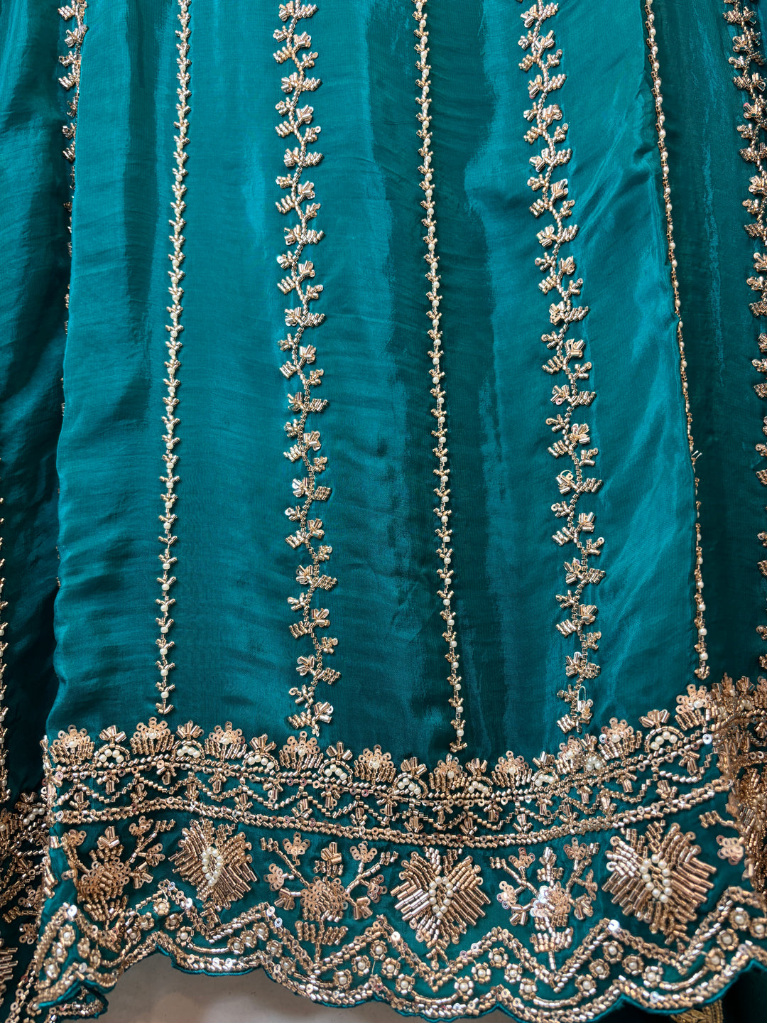 Aaira – Silk Organza Handwork Suit DBPA902