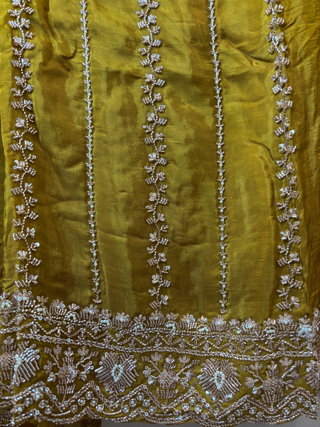 Aaira – Silk Organza Handwork Suit DBPA903