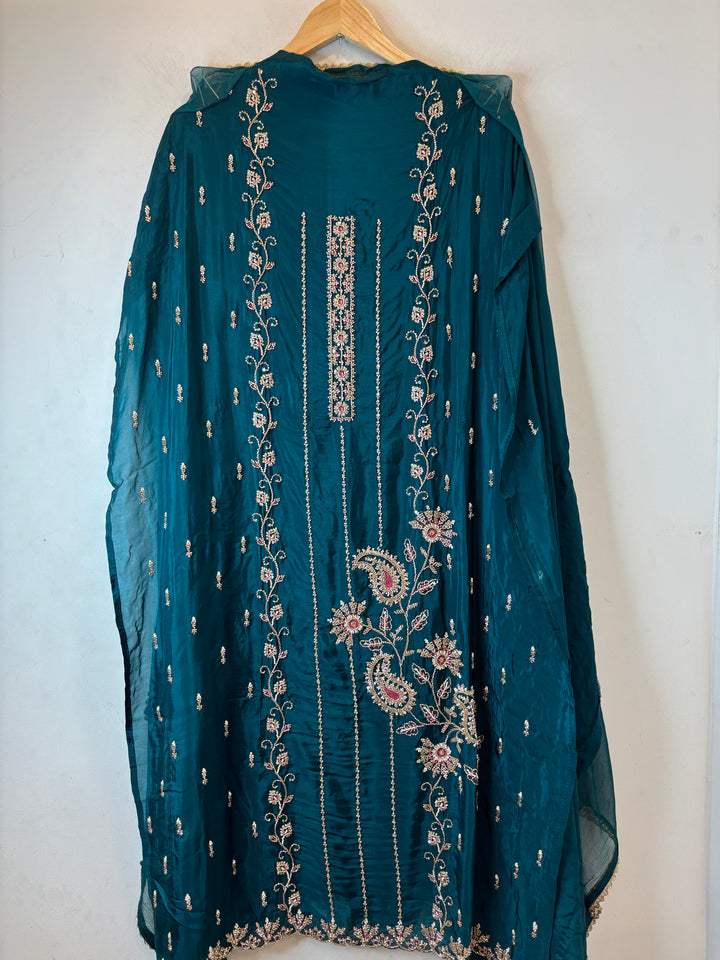 Aaira – Silk Organza Handwork Suit DBPF804