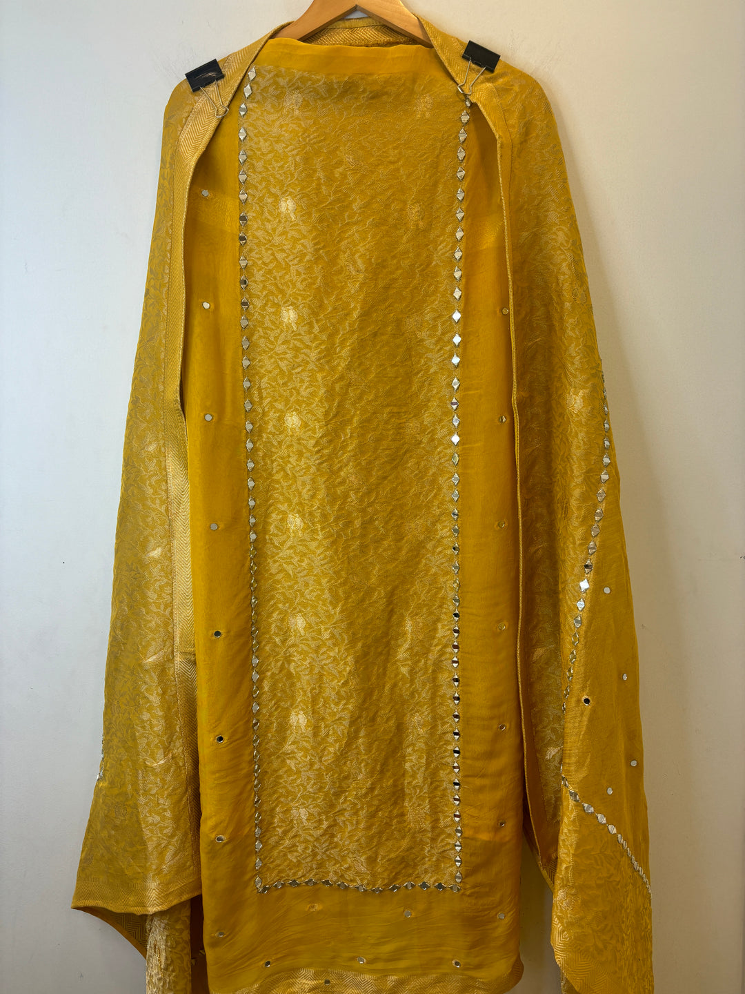 Zeenat – Banarasi Tissue Organza Suit