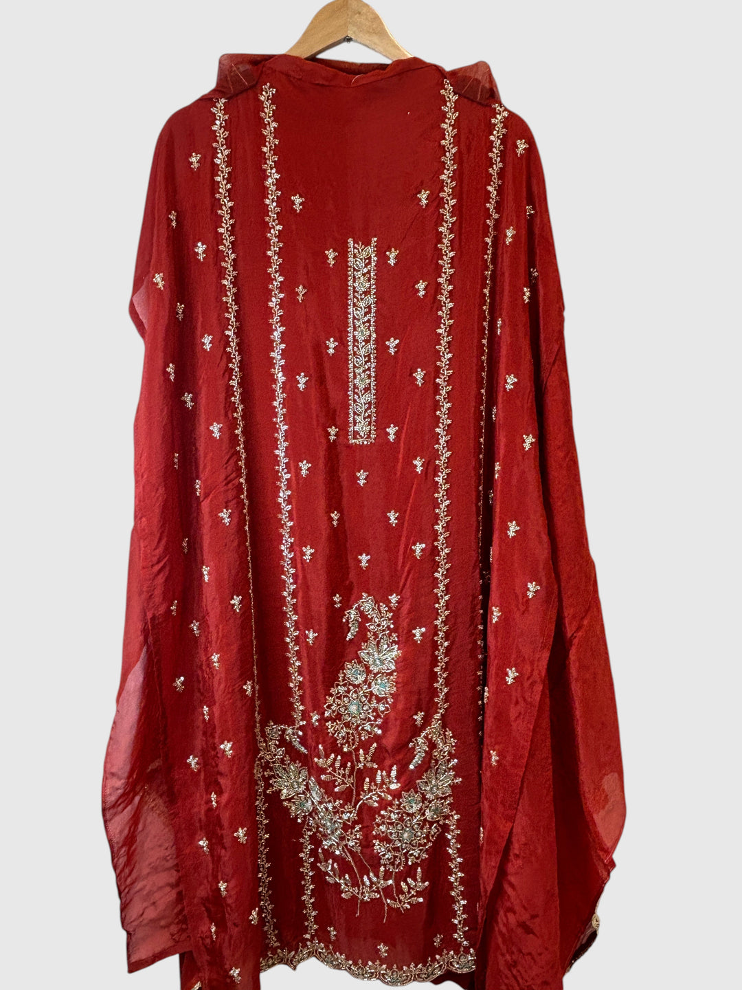 Aaira – Orange Silk Organza Handwork Suit