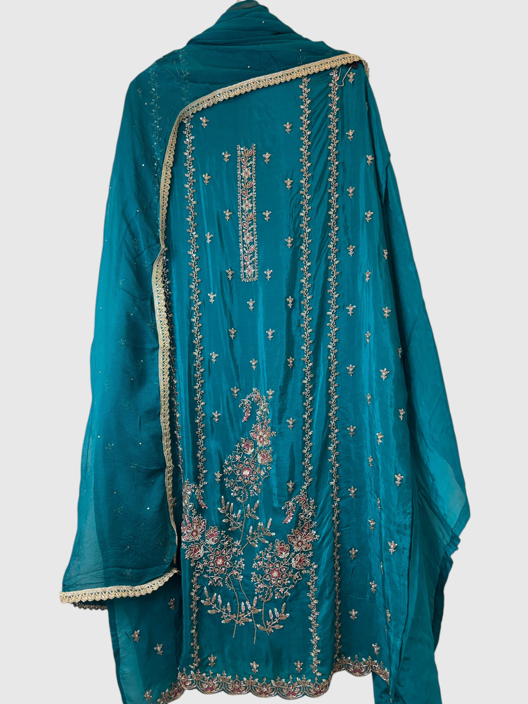 Aaira – Blue Silk Organza Handwork Suit