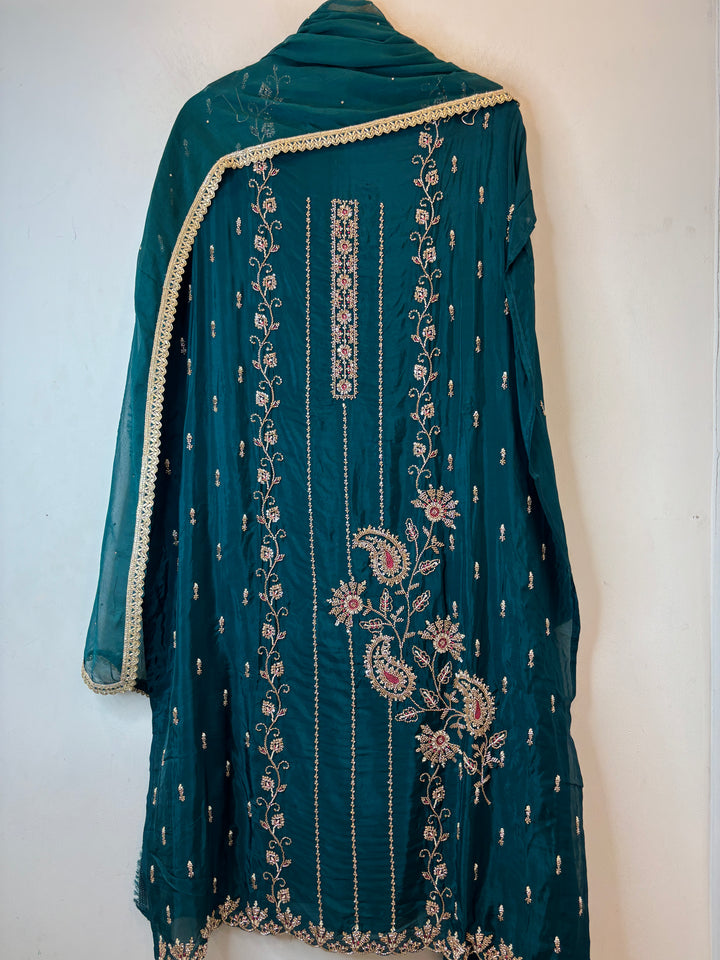 Aaira – Silk Organza Handwork Suit DBPF804