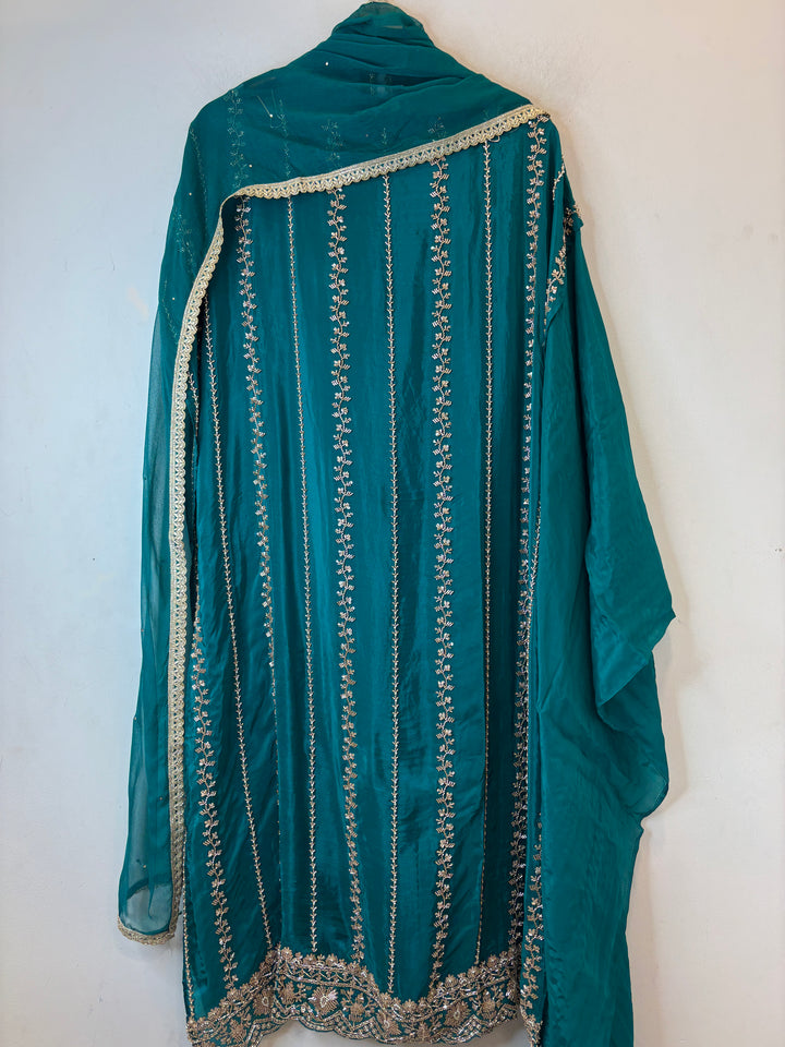 Aaira – Silk Organza Handwork Suit DBPA902
