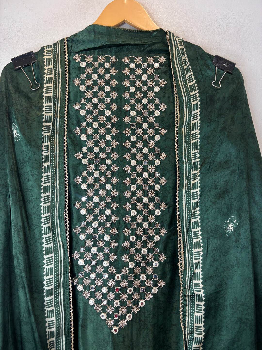 Zaira – Green Gazi Silk Mirror Foil Print Suit