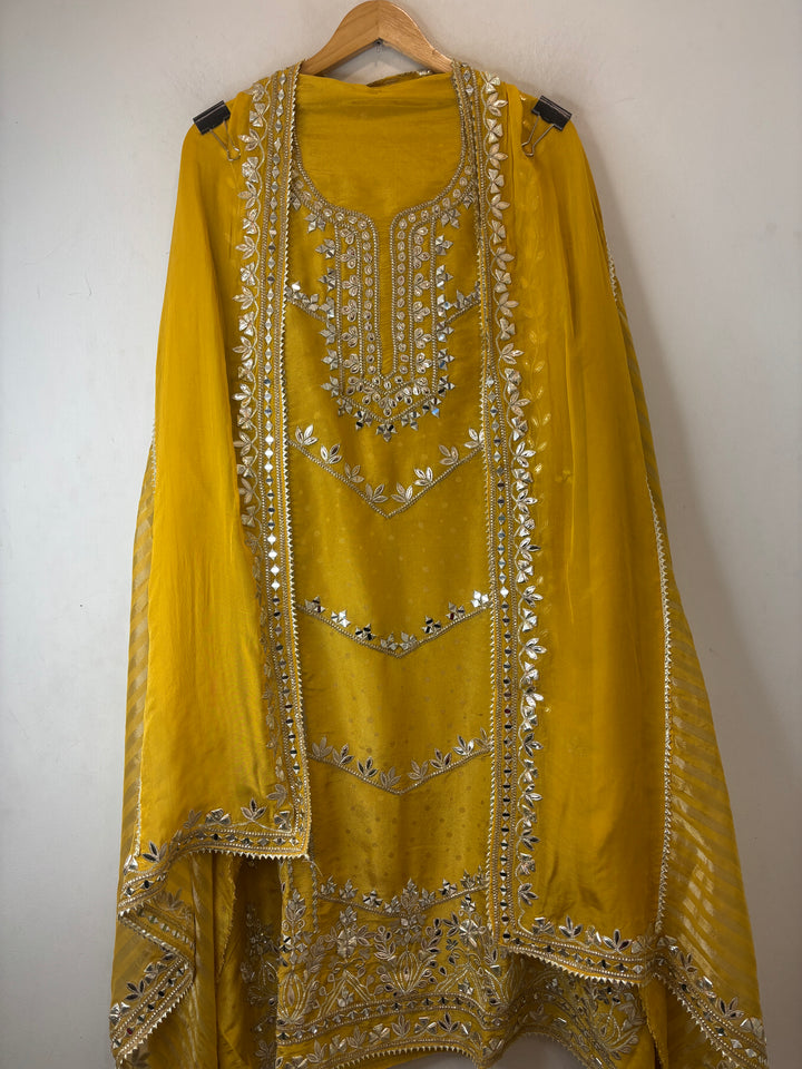 Zoya – Yellow Tissue Gotta Mirror Work Ensemble