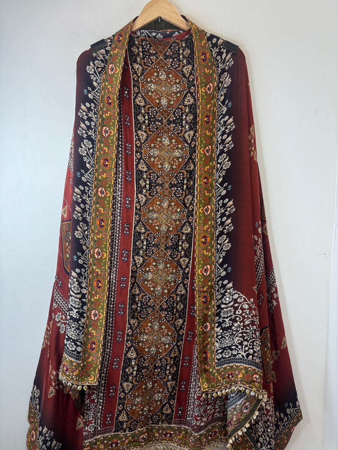 Aira – Crepe Zari Sequin Pearl Mirror Print Suit DBPJJ101