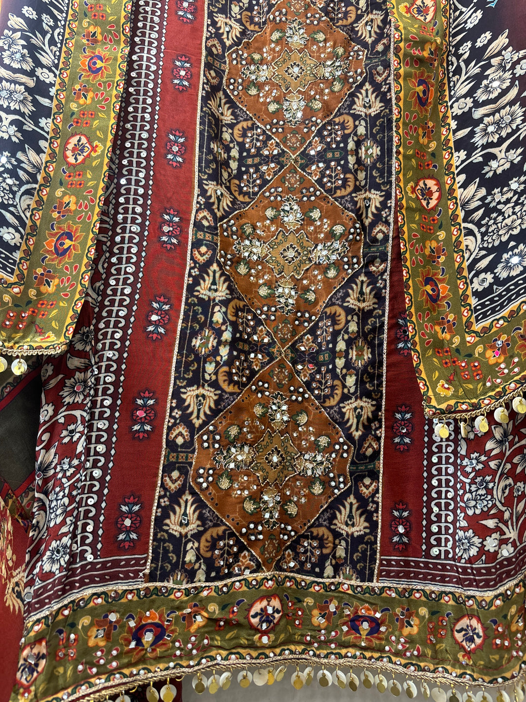 Aira – Crepe Zari Sequin Pearl Mirror Print Suit DBPJJ101