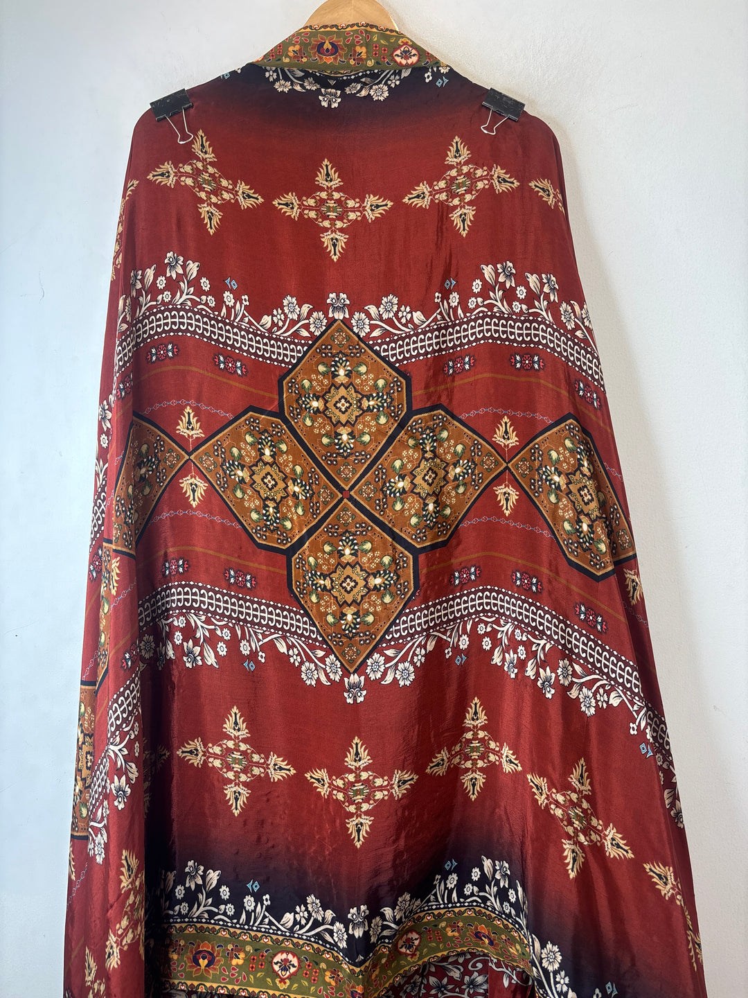 Aira – Crepe Zari Sequin Pearl Mirror Print Suit DBPJJ101