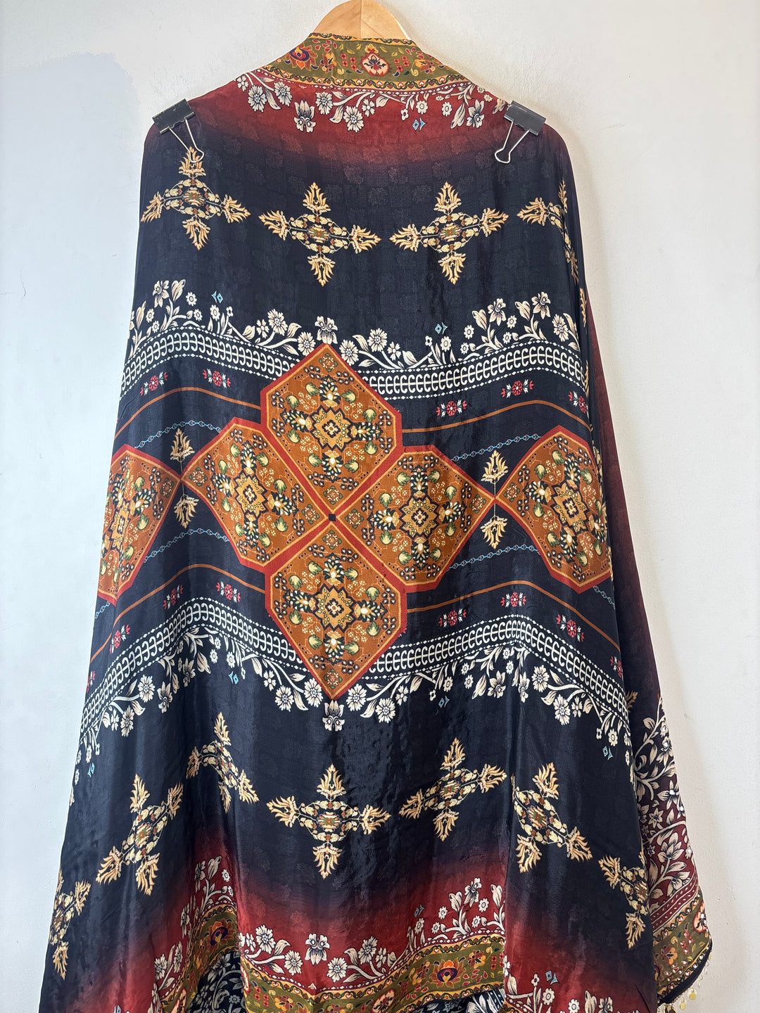 Aira – Crepe Zari Sequin Pearl Mirror Print Suit DBPJJ102
