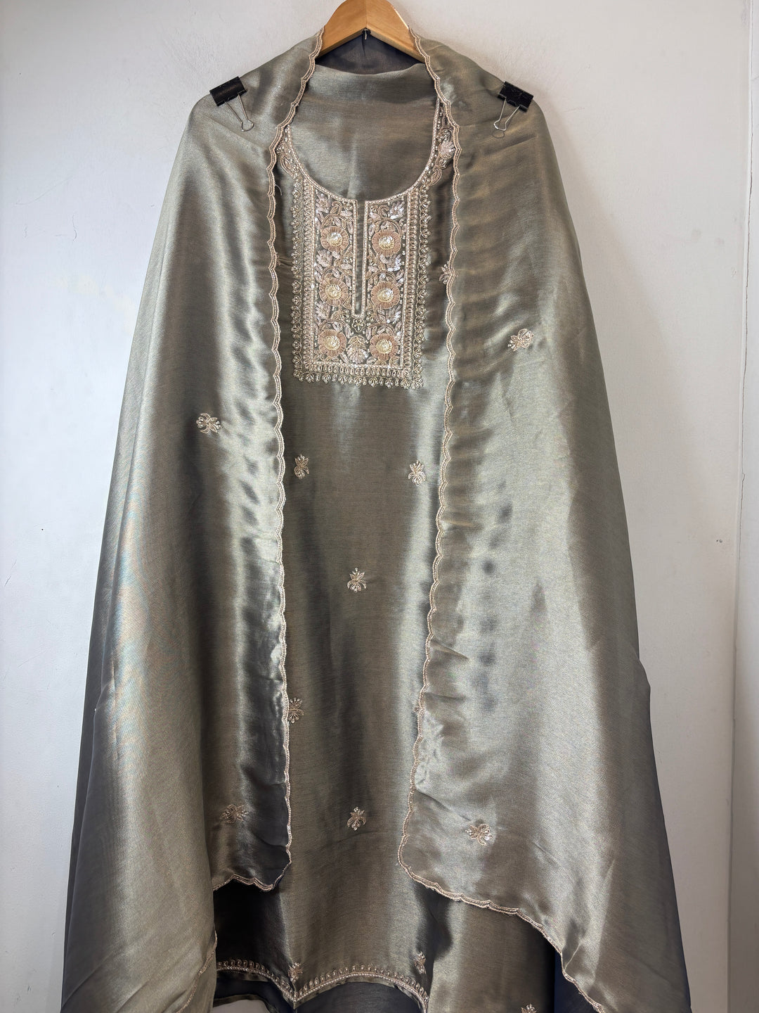 Meher – Steel Grey Tissue Giraffe Pearl Dabka Suit
