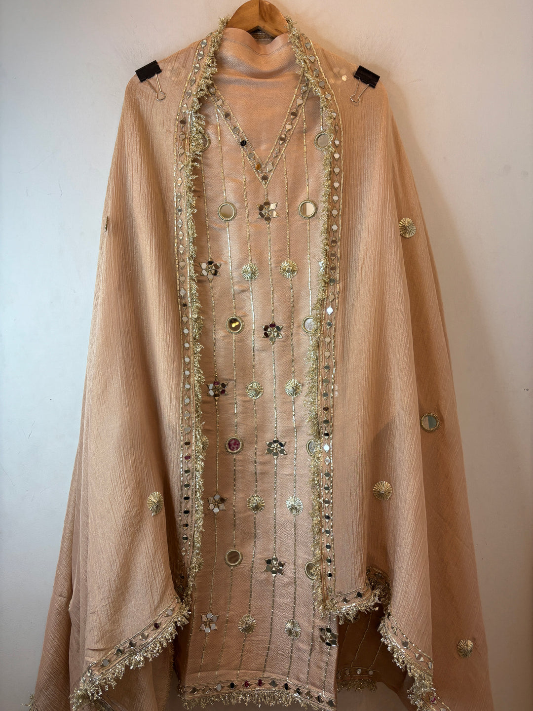 Zoya – Peach Twill Kanjivaram Mirror &amp; Gotta Suit
