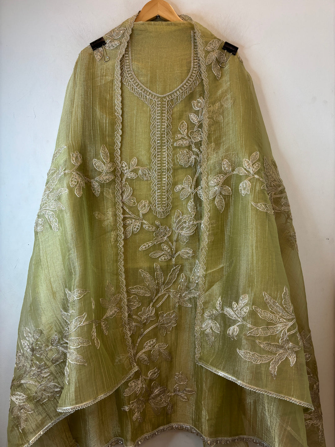 Alaya – Olive Green Crush Tissue Dori &amp; Sequin Suit
