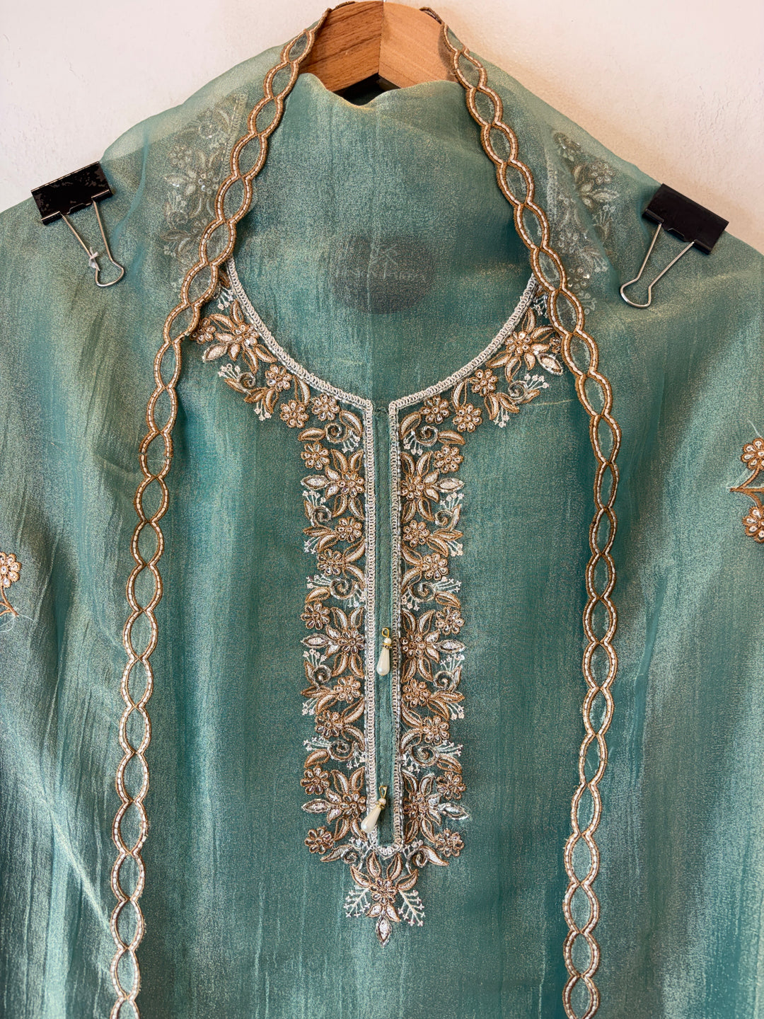 Green Crush Tissue Thread Embroidery Suit DBPF203