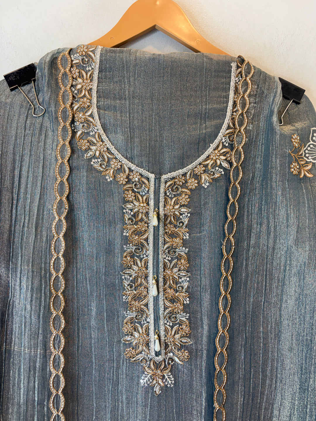 Greyish Blue Crush Tissue Thread Embroidery Suit DBPF204