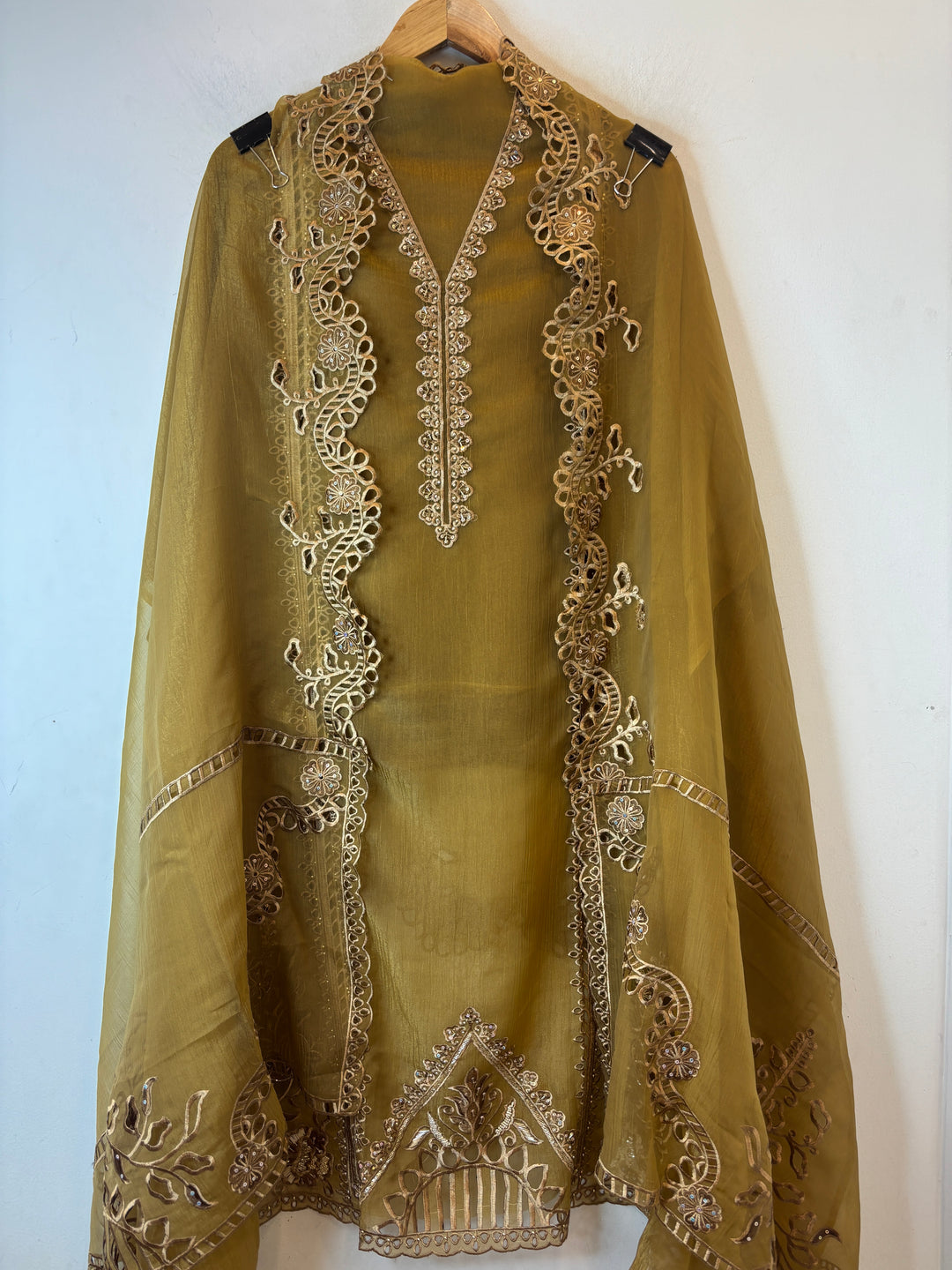 Inaya – Organza Tissue Laser Cut Sequin Suit DBPKL904