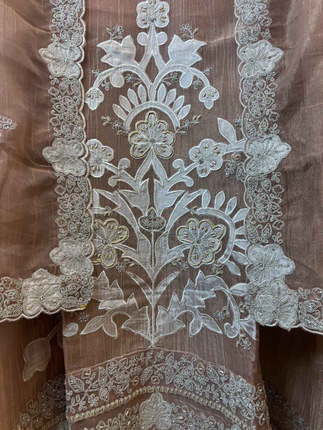 Inaya – Crush Tissue Dori Cutdana Appliqué Suit DBPKK04