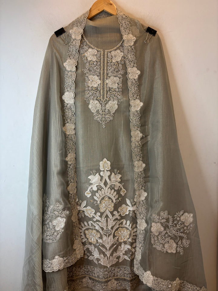 Inaya – Crush Tissue Dori Cutdana Appliqué Suit DBPKK03