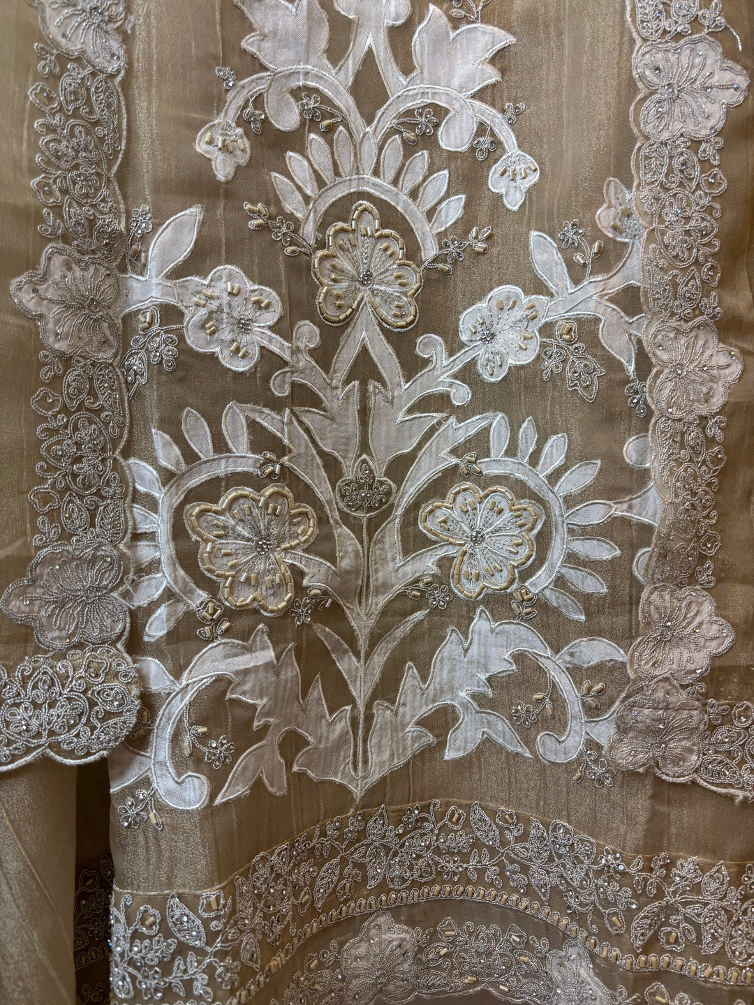 Inaya – Crush Tissue Dori Cutdana Appliqué Suit DBPKK02