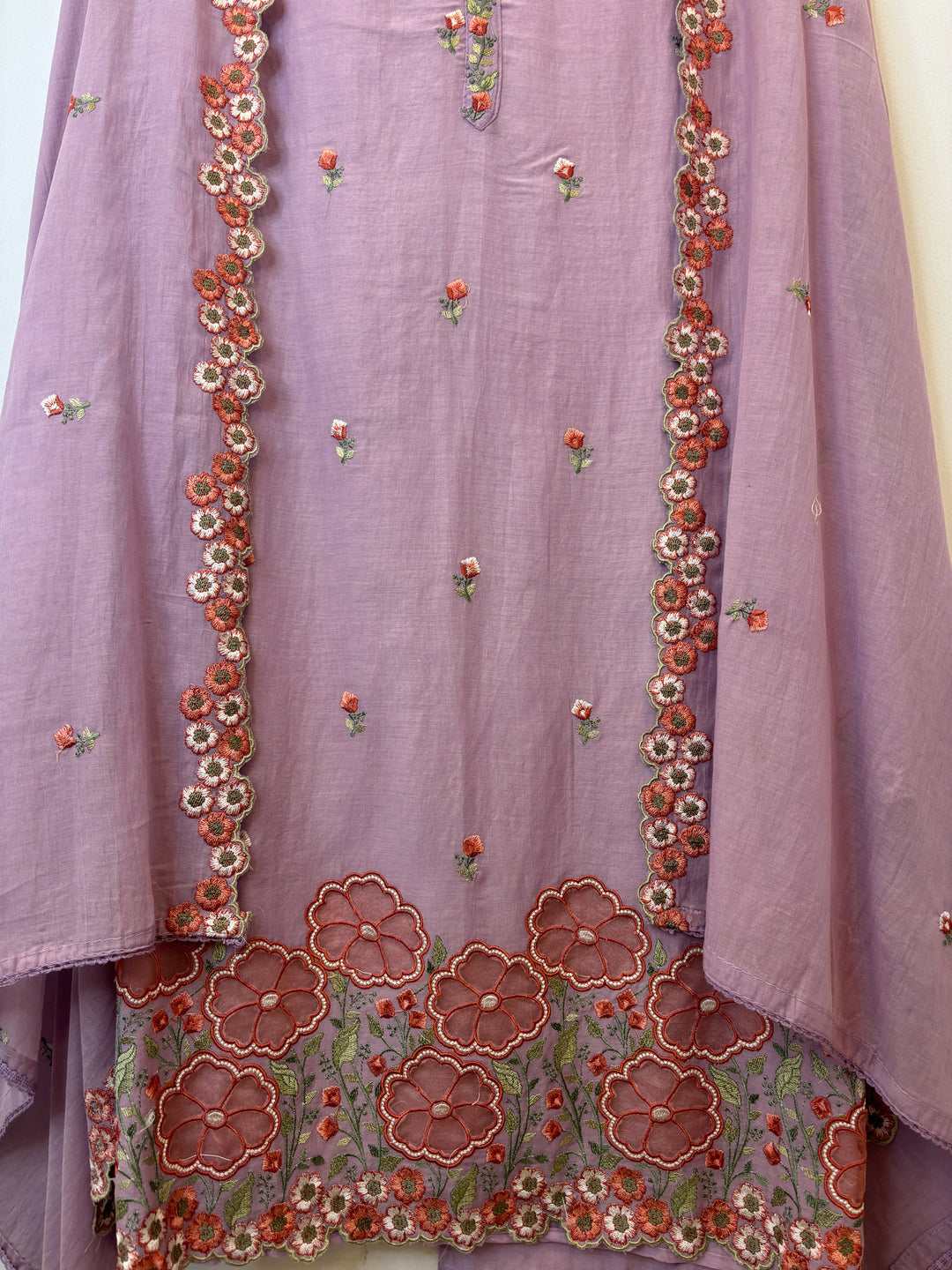Nayra – Embroidered Mul Cotton Suit