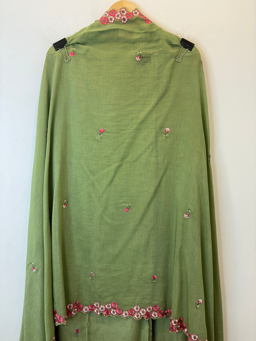 Nayra – Embroidered Mul Cotton Suit