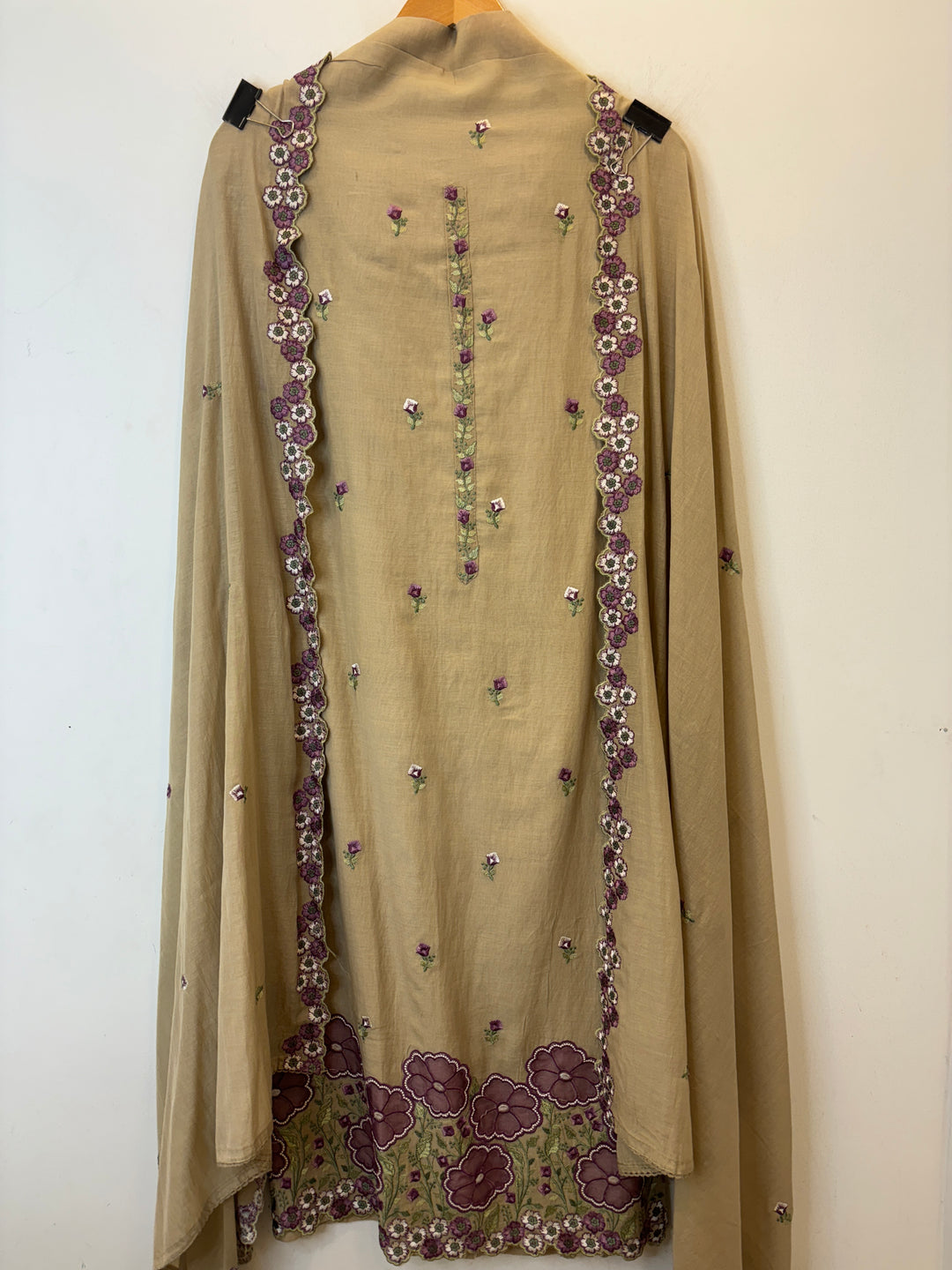Nayra – Embroidered Mul Cotton Suit